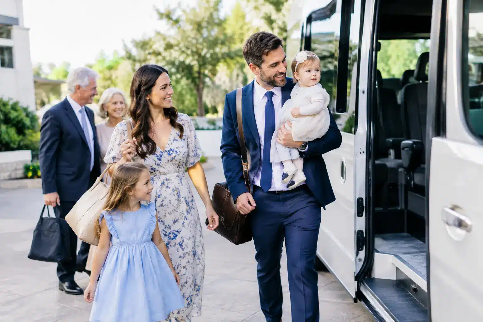 How to Transport Wedding Guests Without the Stress